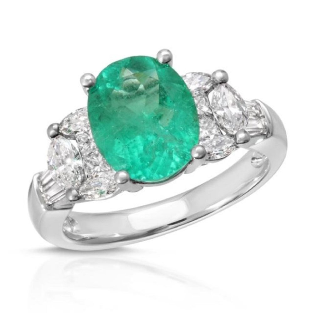 2.58 CT Colombian Emerald & .1.34 CT 18k Gold Ring